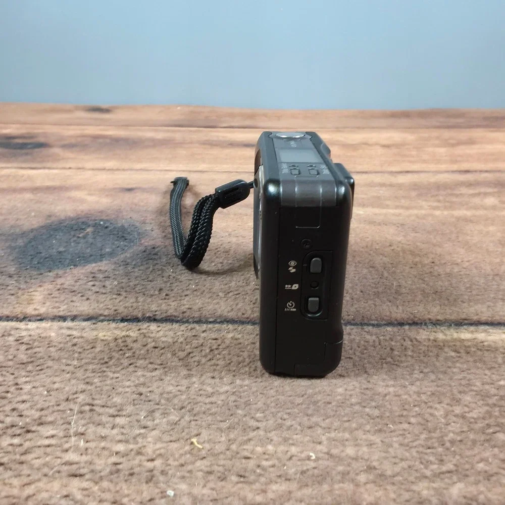 Canon ELPH Jr Film Camera 26mm f/2.8 Black For Parts Repair APS Point and Shoot
